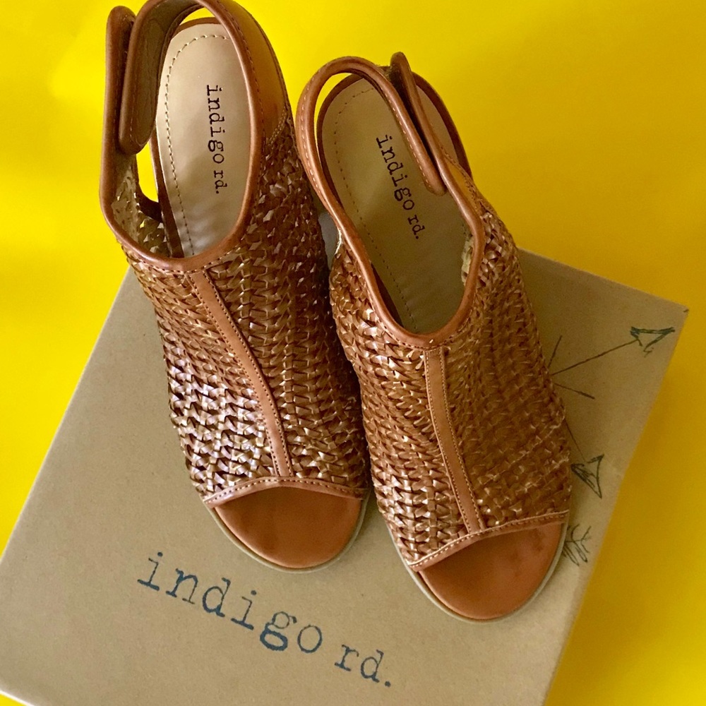 Indigo Rd. Sandals - Picture 4 of 7